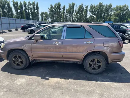 Lexus RX 300 1998 года за 2 266 400 тг. в Алматы – фото 7