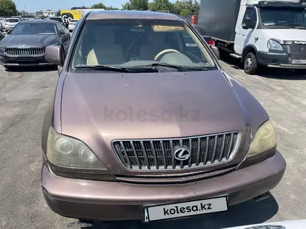 Lexus RX 300 1998 года за 2 266 400 тг. в Алматы – фото 2