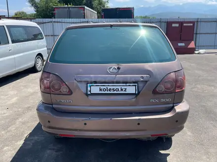 Lexus RX 300 1998 года за 2 266 400 тг. в Алматы – фото 5