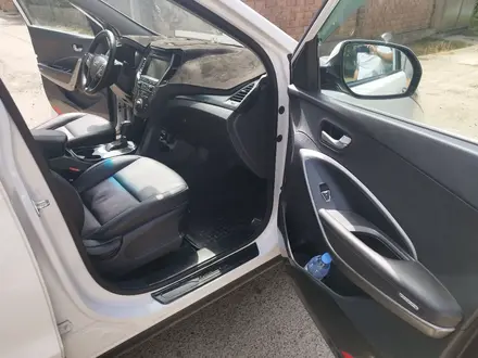 Hyundai Santa Fe 2018 года за 9 500 000 тг. в Шымкент – фото 10