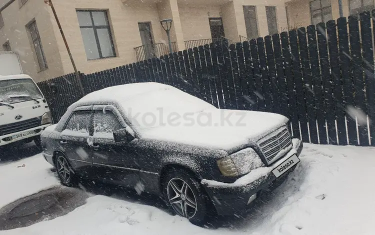 Mercedes-Benz E 200 1993 годаfor900 000 тг. в Алматы