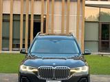 BMW X7 2021 года за 41 500 000 тг. в Алматы – фото 2