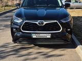Toyota Highlander 2022 года за 25 500 000 тг. в Усть-Каменогорск