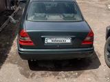 Mercedes-Benz C 200 1995 годаүшін850 000 тг. в Сарань – фото 2