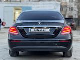 Mercedes-Benz E 200 2016 годаүшін15 000 000 тг. в Актобе – фото 5