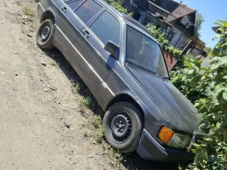 Mercedes-Benz 190