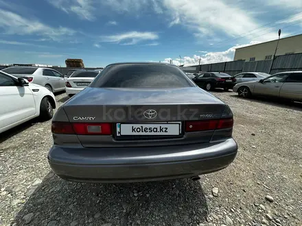 Toyota Camry 1999 года за 2 897 000 тг. в Алматы – фото 2