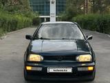 Volkswagen Golf 1997 года за 1 600 000 тг. в Алматы – фото 2