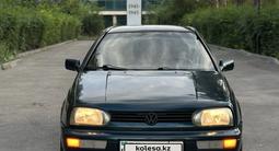 Volkswagen Golf 1997 года за 1 600 000 тг. в Алматы – фото 2