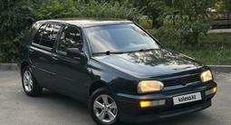 Volkswagen Golf 1997 года за 1 600 000 тг. в Алматы