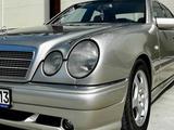 Бампер AMG Mercedes w210 бампер на Мерседес w210 пороги обвес за 35 000 тг. в Алматы – фото 4