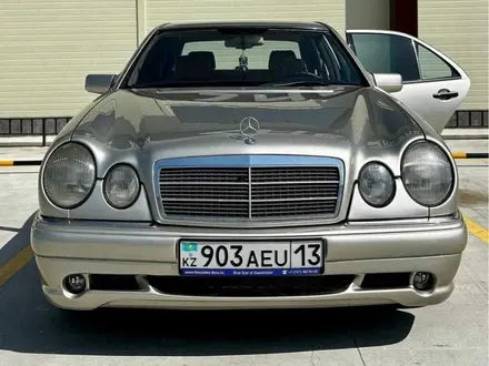Бампер AMG Mercedes w210 бампер на Мерседес w210 пороги обвес за 35 000 тг. в Алматы – фото 3