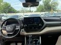 Toyota Highlander 2022 года за 23 000 000 тг. в Шымкент – фото 15