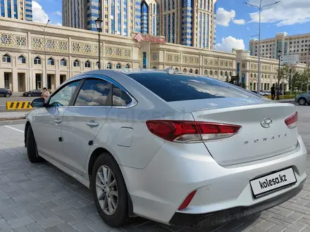 Hyundai Sonata 2019 года за 8 200 000 тг. в Астана – фото 2