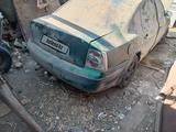 Volkswagen Passat 1998 года за 100 000 тг. в Уральск
