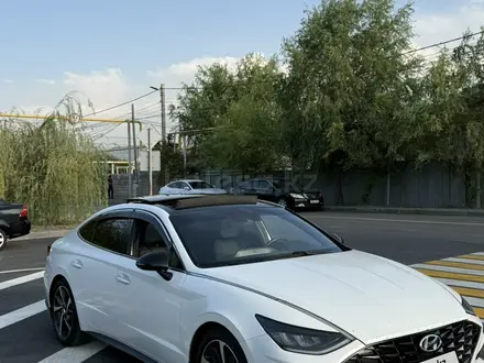 Hyundai Sonata 2021 года за 10 500 000 тг. в Алматы – фото 3