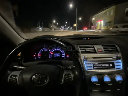 Toyota Camry 2011 года за 5 000 000 тг. в Кульсары – фото 2
