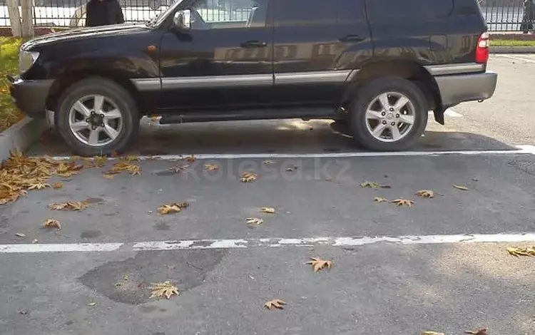 Интересует только ленд крузер 105… в Костанай