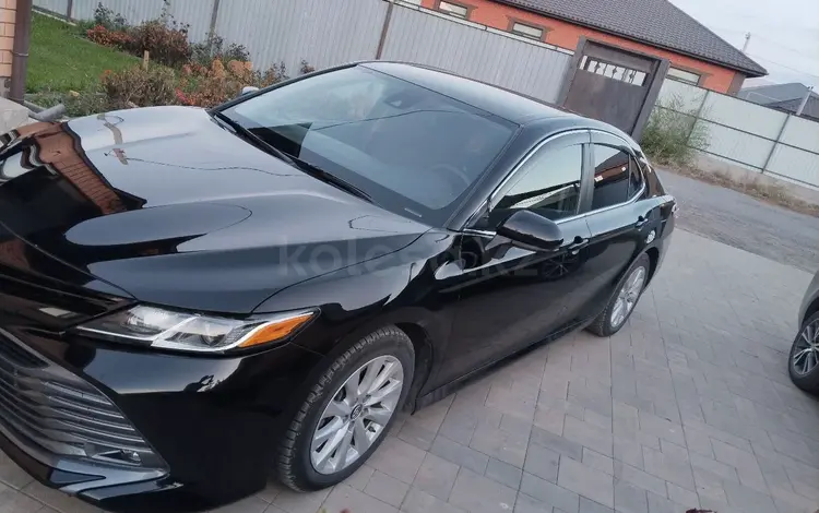 Toyota Camry 2018 года за 8 000 000 тг. в Актобе