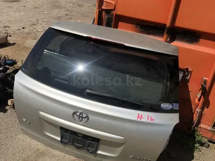 Крышка багажника универсал на авинсес за 1 000 тг. в Алматы