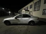 Mercedes-Benz C 180 2001 года за 1 350 000 тг. в Астана – фото 4