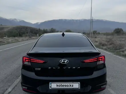 Hyundai Elantra 2019 года за 7 500 000 тг. в Алматы – фото 2