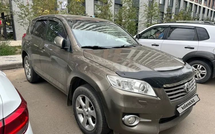 Toyota RAV4 2010 годаfor8 200 000 тг. в Астана