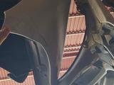 Крыло крылья на мерседес W211 за 35 000 тг. в Шымкент – фото 2