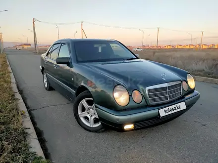 Mercedes-Benz E 230 1996 года за 1 900 000 тг. в Алматы – фото 2