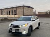 Toyota Highlander 2017 года за 16 500 000 тг. в Тараз