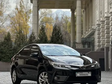 Toyota Corolla 2018 года за 9 400 000 тг. в Алматы