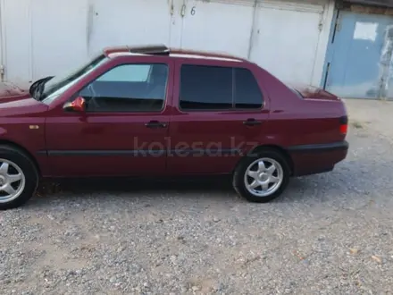 Volkswagen Vento 1996 года за 1 600 000 тг. в Шымкент