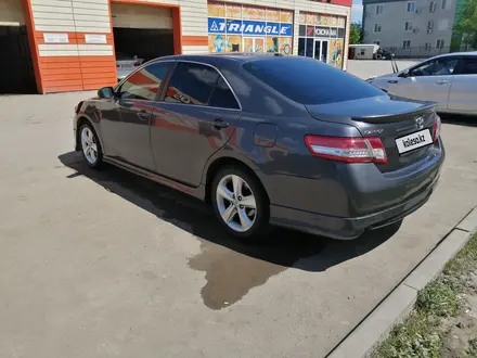 Toyota Camry 2010 года за 7 000 000 тг. в Актобе – фото 10