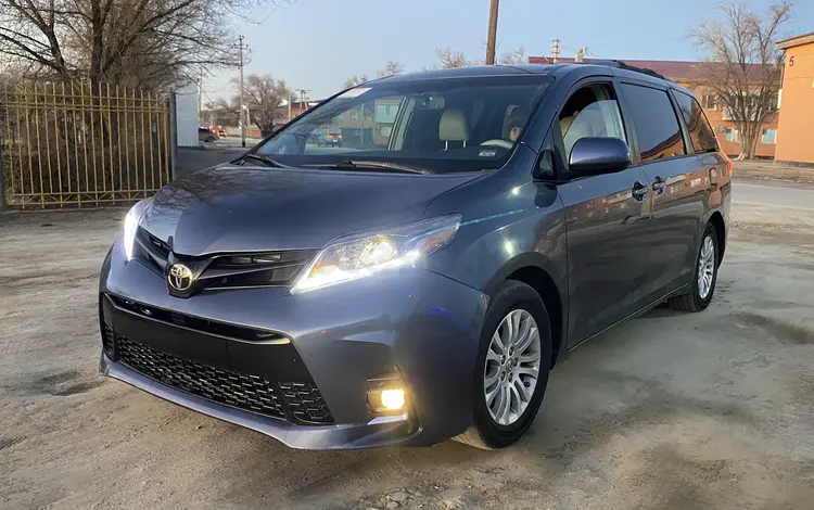 Toyota Sienna 2014 годаүшін8 500 000 тг. в Актау