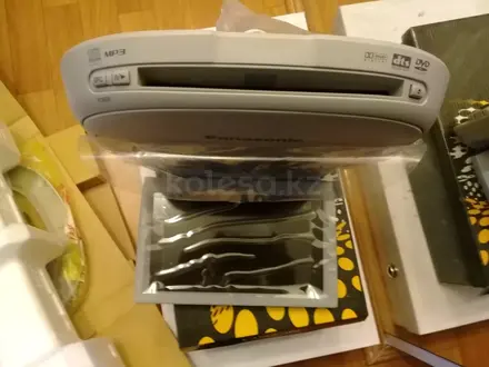 Новый потолочный монитор с DVD-проигрывателем Panasonic CY-VHD9401N за 120 000 тг. в Уральск – фото 18