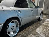 Mercedes-Benz E 200 1995 годаfor2 000 000 тг. в Караганда – фото 5