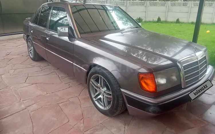 Mercedes-Benz E 320 1992 годаүшін2 950 000 тг. в Алматы