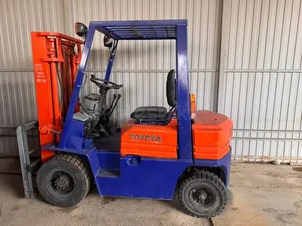 Toyota  5FG25 2000 года за 3 500 000 тг. в Алматы – фото 2