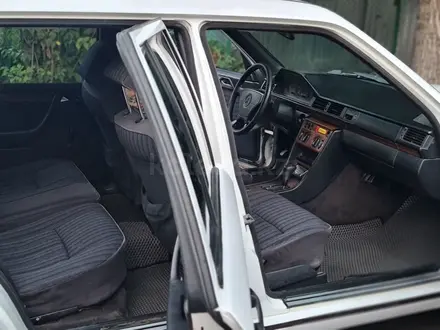 Mercedes-Benz E 230 1990 года за 2 300 000 тг. в Алматы – фото 6