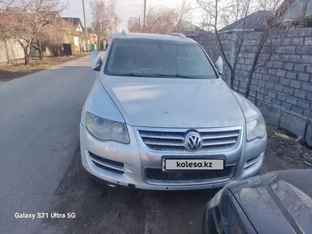 Volkswagen Touareg 2007 года за 4 800 000 тг. в Талдыкорган