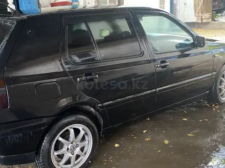 Volkswagen Golf 1996 года за 1 600 000 тг. в Алматы – фото 3