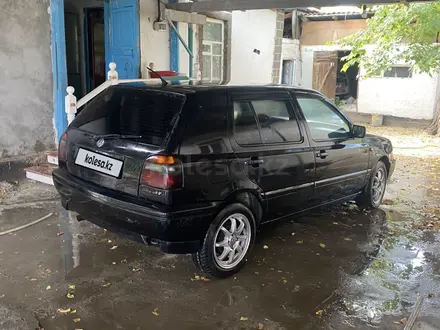 Volkswagen Golf 1996 года за 1 600 000 тг. в Алматы