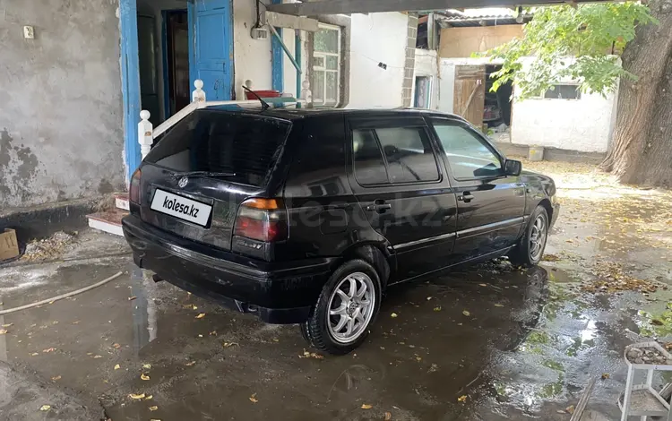 Volkswagen Golf 1996 года за 1 600 000 тг. в Алматы
