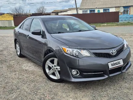 Toyota Camry 2014 года за 6 200 000 тг. в Уральск – фото 3