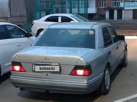 Mercedes-Benz E 280 1995 года за 2 100 000 тг. в Астана – фото 16