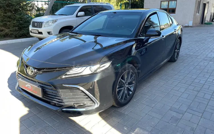 Toyota Camry 2023 годаfor18 950 000 тг. в Астана