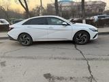 Hyundai Elantra 2024 годаfor12 200 000 тг. в Шымкент – фото 3