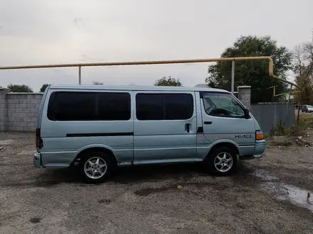 Toyota Hiace 1998 года за 2 200 000 тг. в Алматы