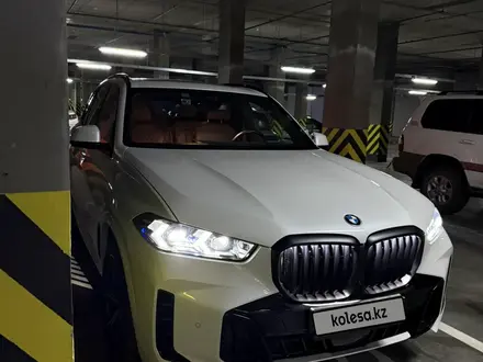 BMW X5 2024 года за 49 500 000 тг. в Алматы – фото 2