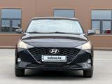 Hyundai Accent 2021 года за 7 100 000 тг. в Караганда – фото 2